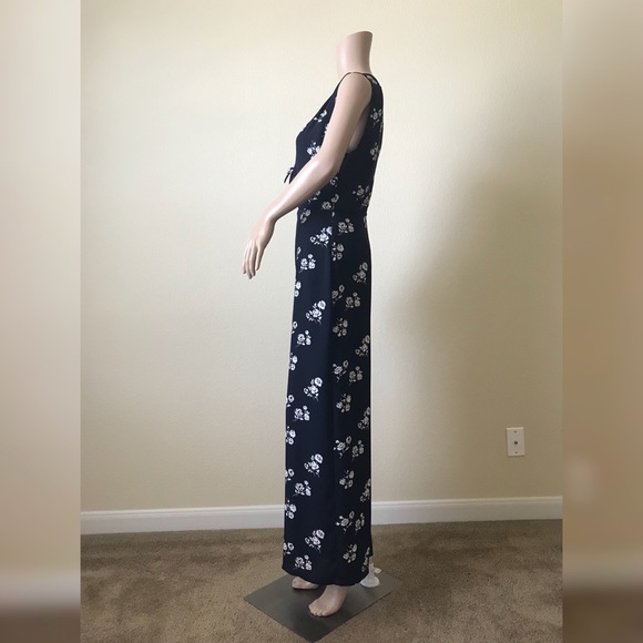 ✨Navy Blue Floral Jumpsuit✨ - Picture 3 of 7